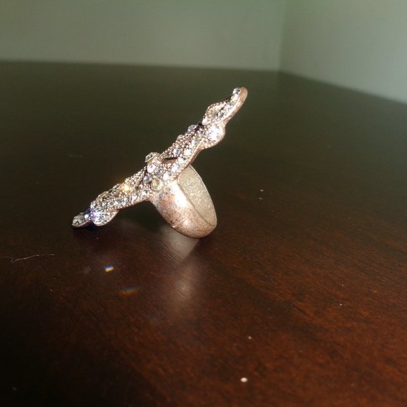 Long flowery ring- costume jewelry - Picture 4 of 8